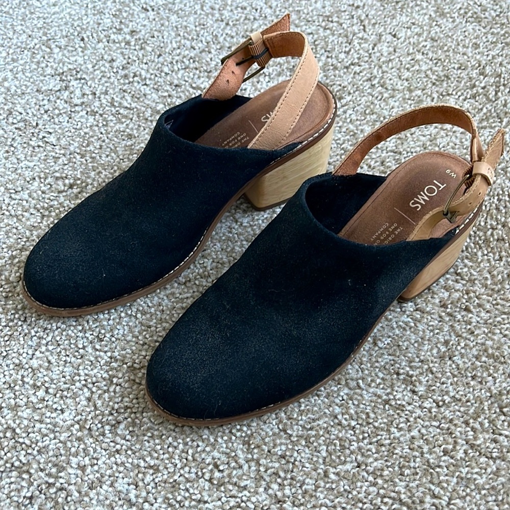 Tom’s Black Suede Heel, size 9